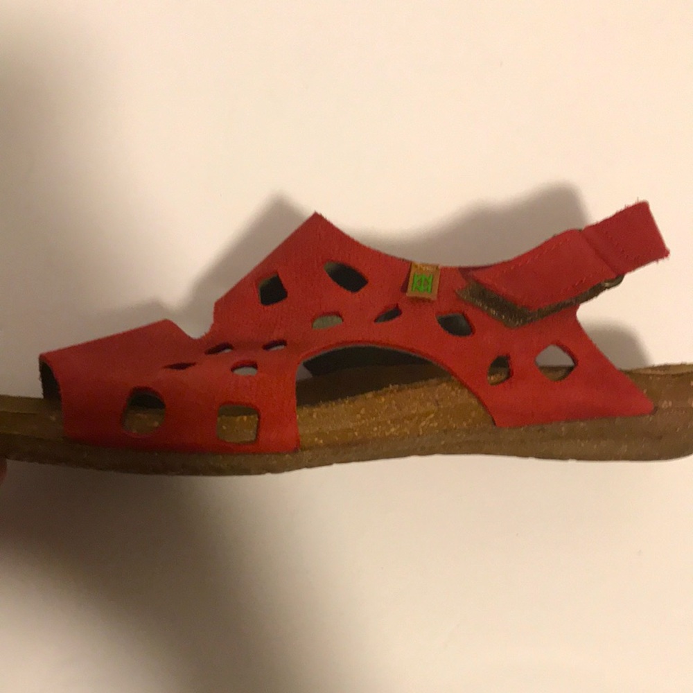 NWOT El Naturalista sandals